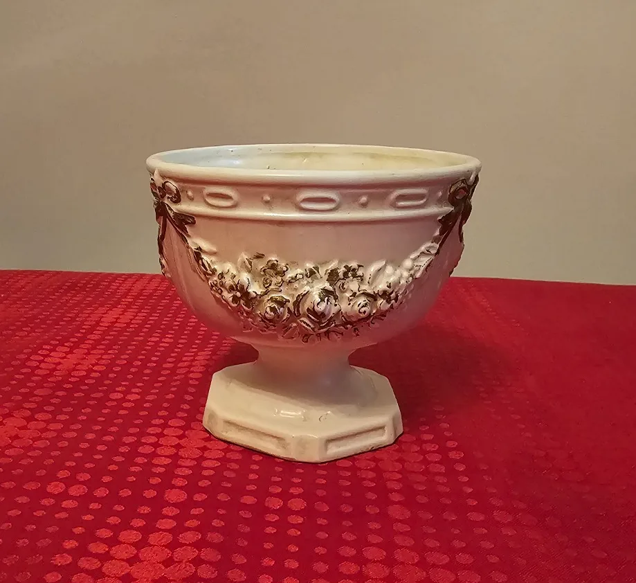 Vintage Ceramic Planter/Bowl with Gold Accents image indicator(2)