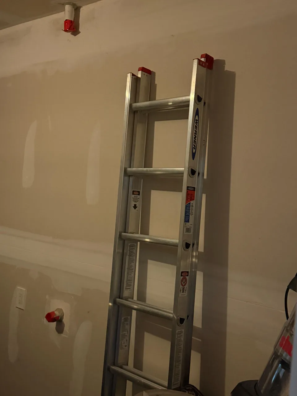 Aluminum Extension Ladder thumbnail