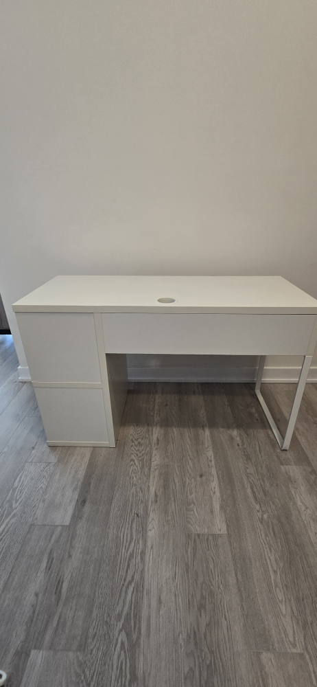 White Ikea Desk Disassembled - photo 2
