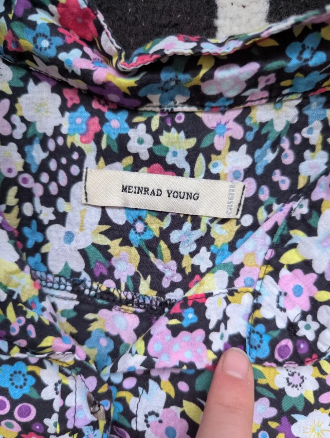 Meinrad Young Floral Small Button-Up Shirt image indicator(3)