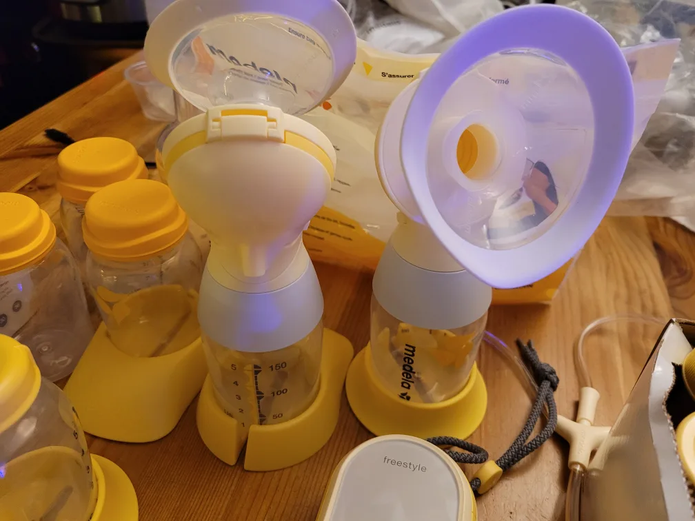 Medela Freestyle Flex Double Electric Breast Pump with extras image indicator(5)