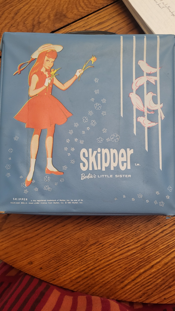Vintage Skipper Barbie Doll & Accessories in Original Box - photo 2