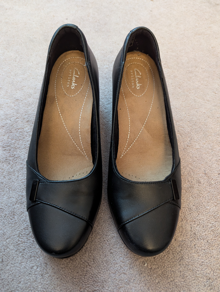 Clarks Women's Black Leather Pumps