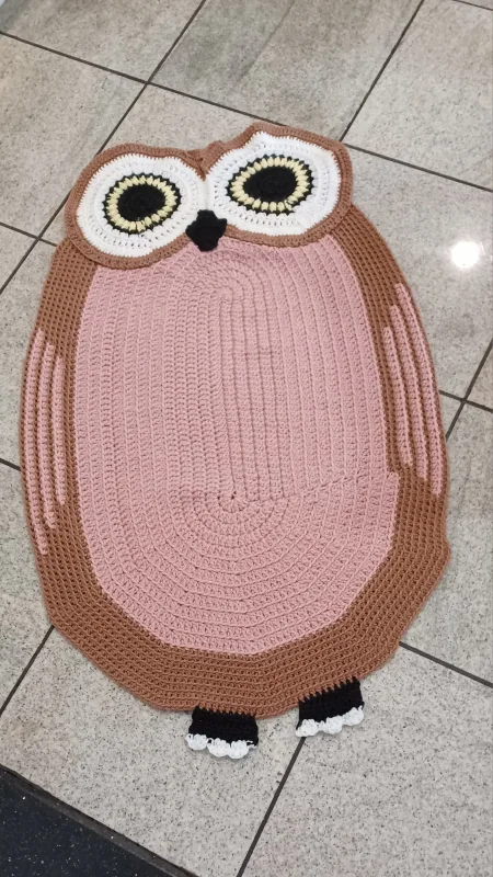 Handmade Crochet Owl Rug image indicator(3)