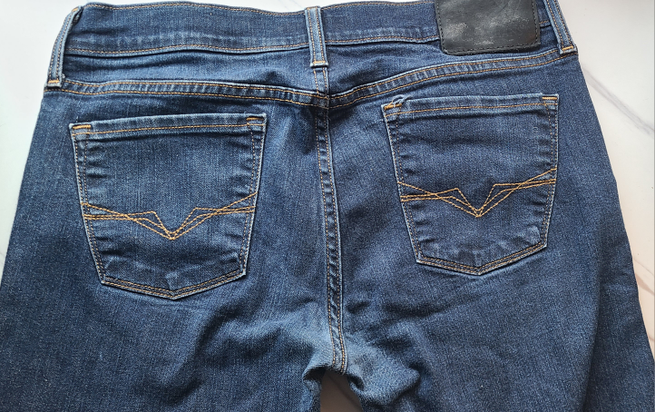 GUESS Men's Dark Wash Jeans Size 32 - worn twice - photo 3