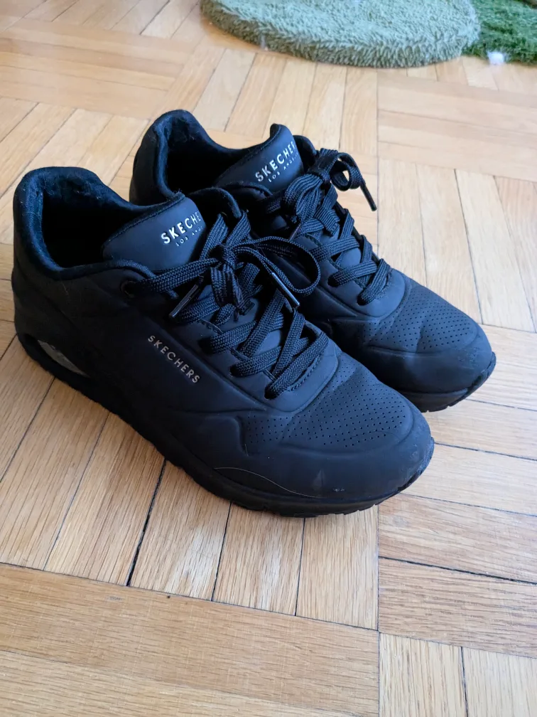 Skechers Black Sneakers - Size Women's 7.5 US thumbnail