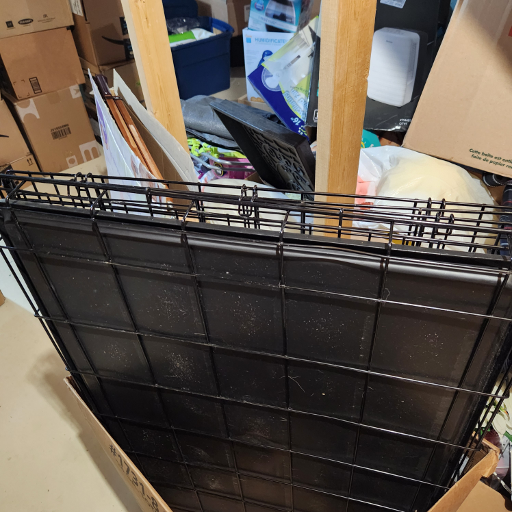 Black wire dog crate