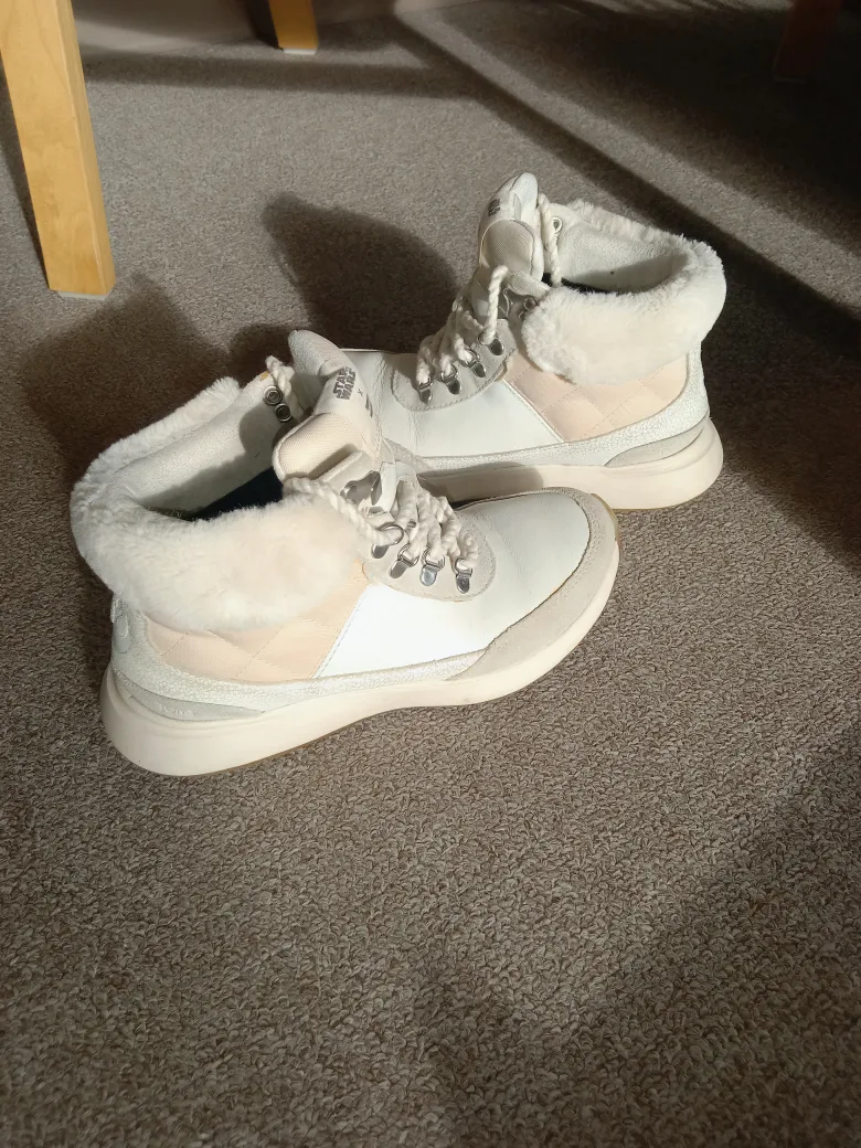 TOMS x Star Wars Waterproof Boots - Size 6 thumbnail