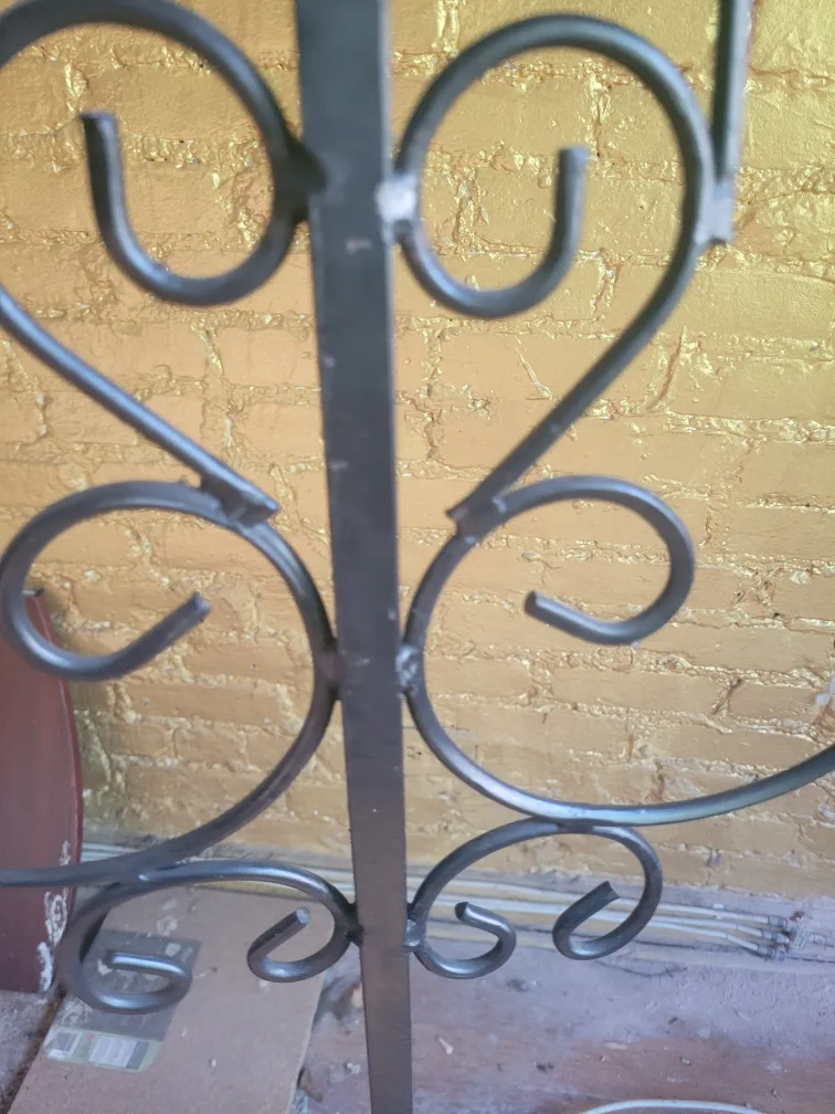 Ornate 5-Arm Black Metal Candle Holder image indicator(3)