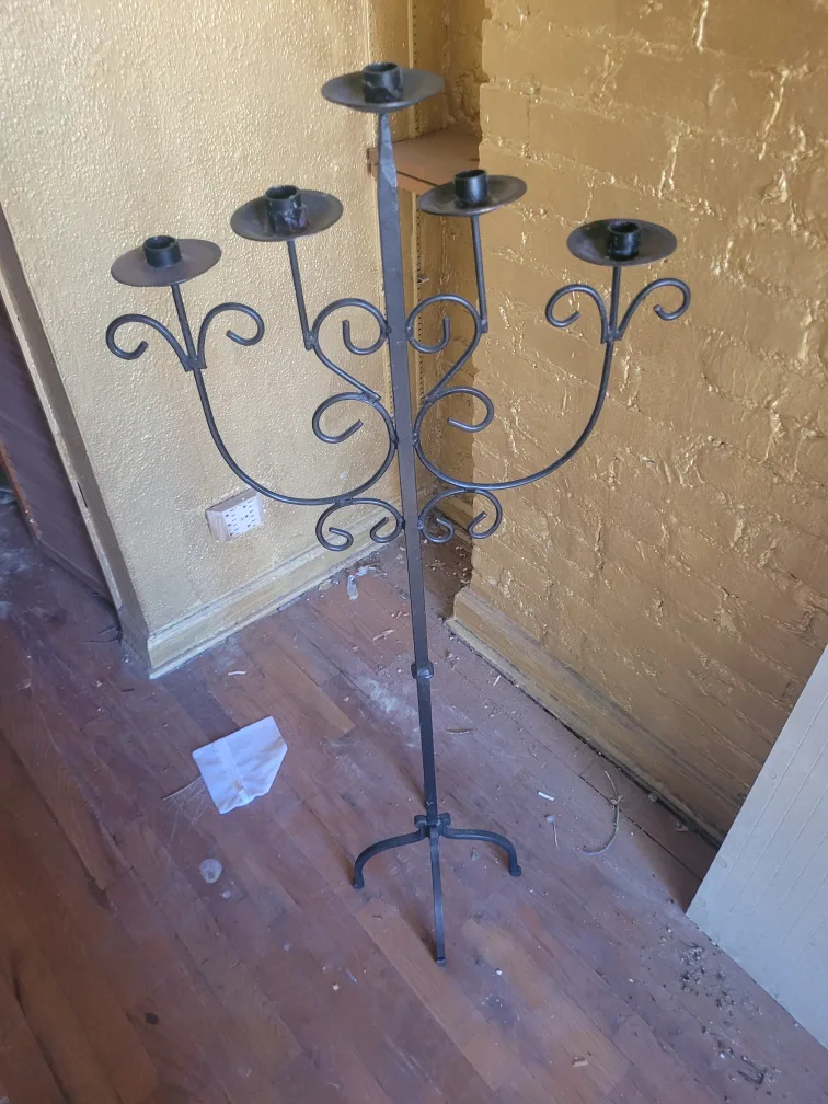 Ornate 5-Arm Black Metal Candle Holder image indicator(4)