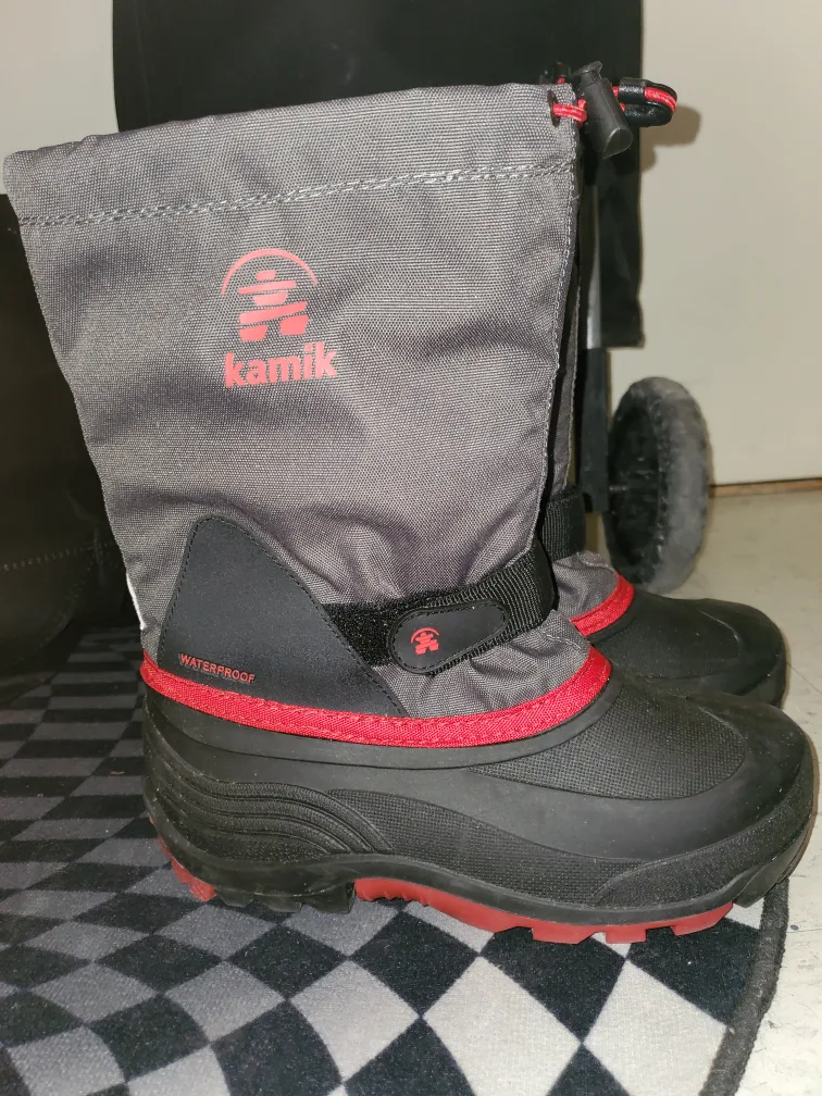 Kamik Snow Boots Size 5 image indicator(3)