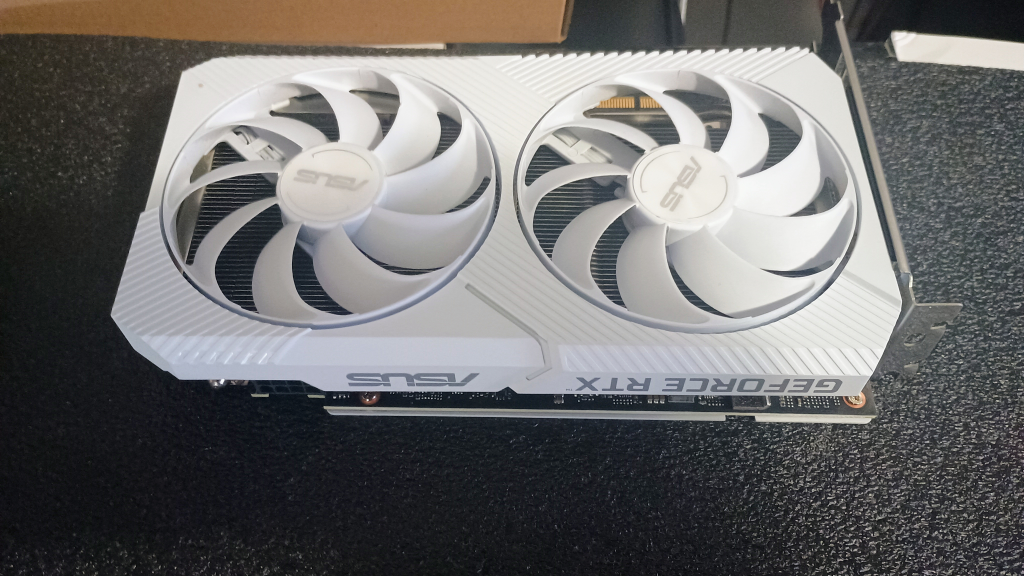 ASUS Dual GeForce RTX™ 3060 White OC Edition 8GB GDDR6