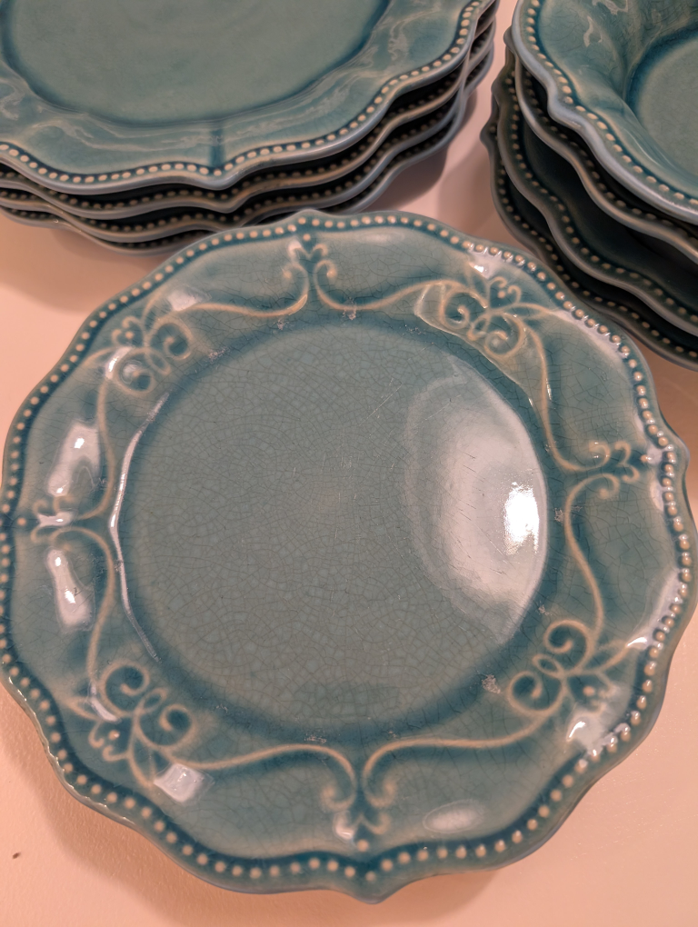 Pioneer Woman Dinnerware 4 PC. setting - photo 2