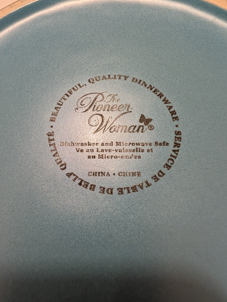 Pioneer Woman Dinnerware 4 PC. setting - photo 3