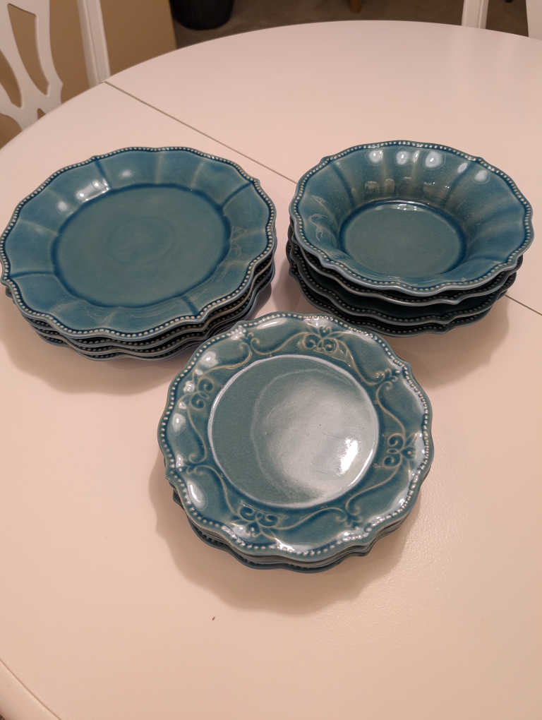 Pioneer Woman Dinnerware 4 PC. setting - photo 4