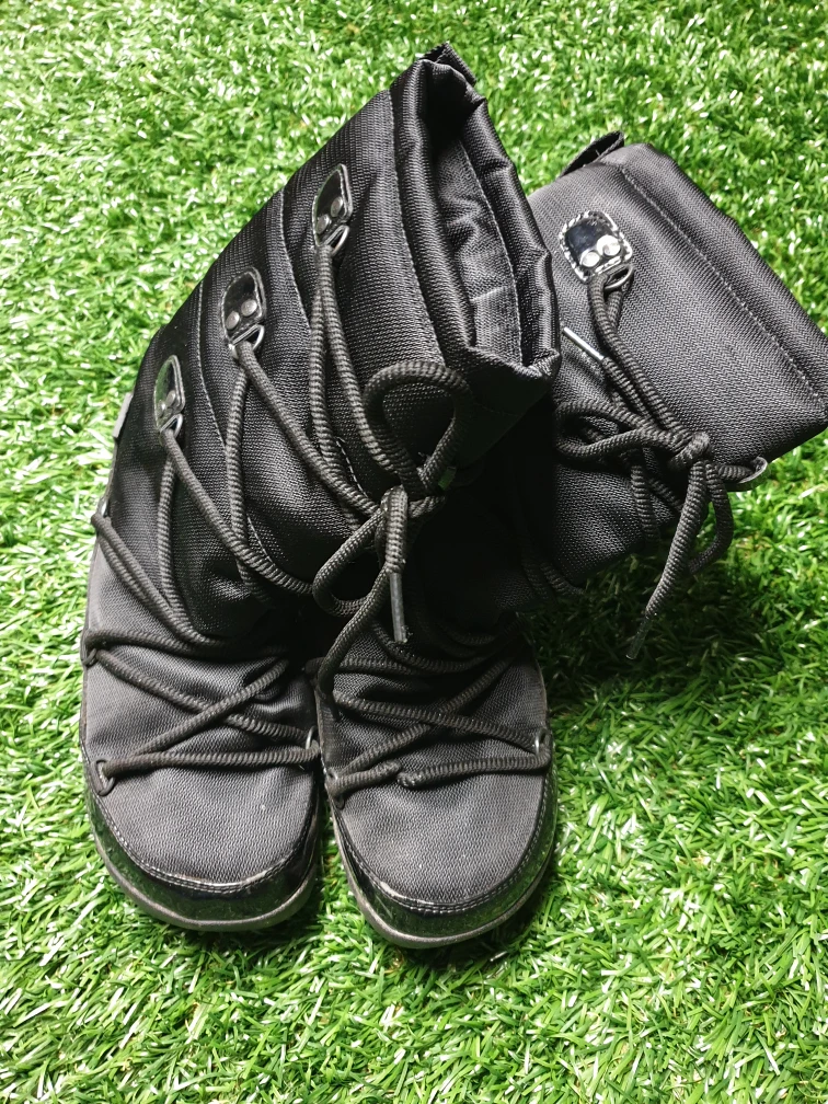 Women's Black Snow Boots