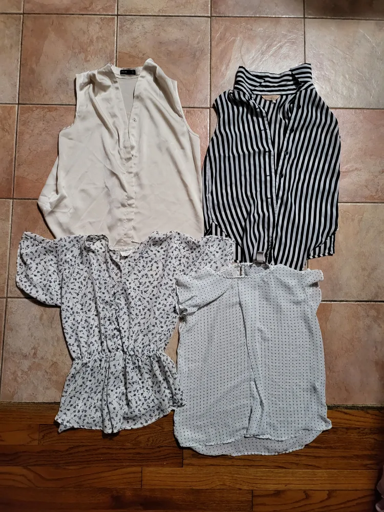 Women's Clothing Bundle: Tops, Pants, Shorts, and More! image indicator(3)