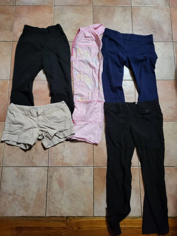 Women's Clothing Bundle: Tops, Pants, Shorts, and More! image indicator(5)