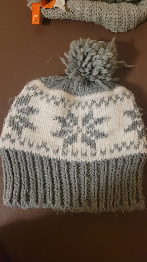 Joe Fresh Grey Knit Pom-Pom Beanie image indicator(3)