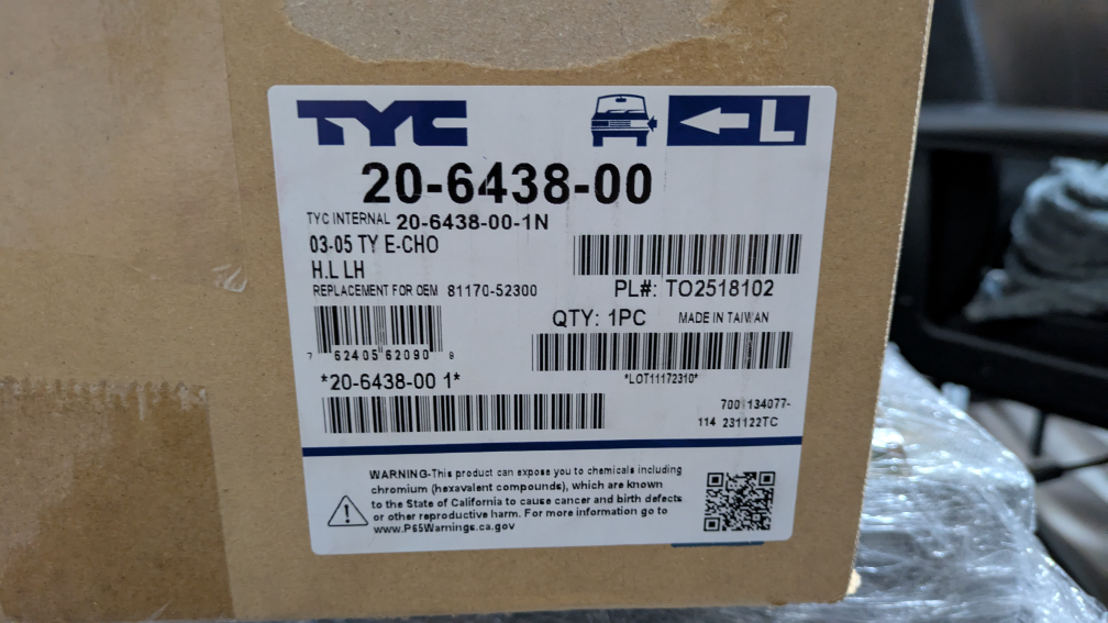 Left headlight for Toyota Echo new in box - photo 2