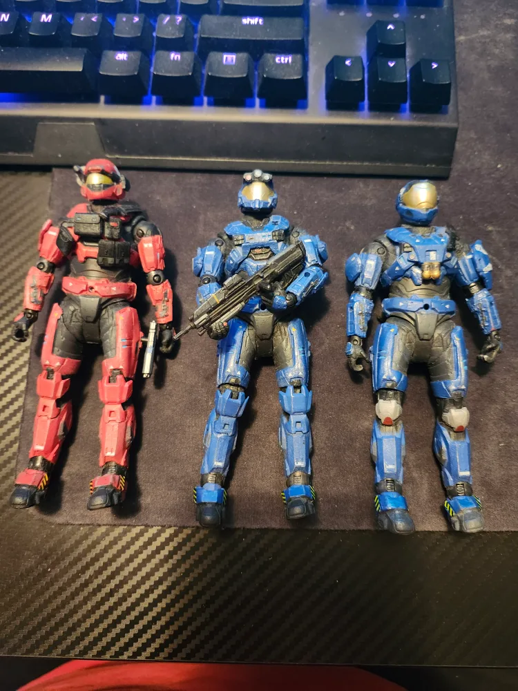 Halo 4-Inch Action Figures - Collection of 7 image indicator(2)