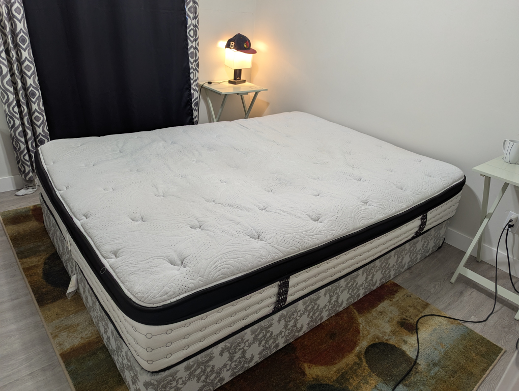 Queen Mattress and Box Spring Set - photo 2