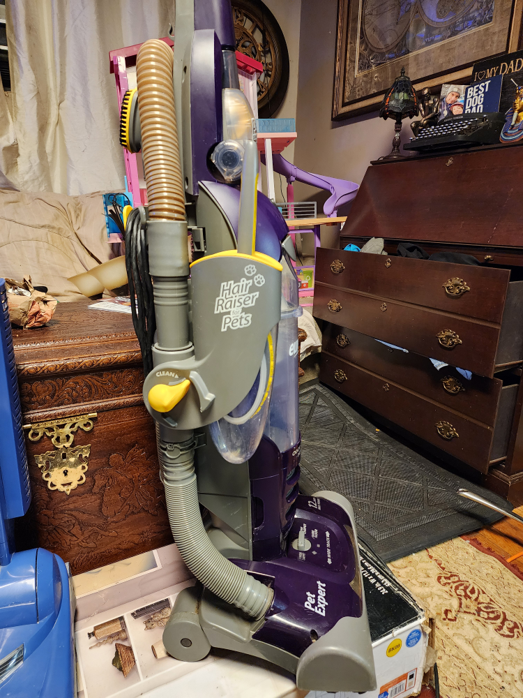 Eureka Pet Expert Upright Vacuum Cleaner - photo 2