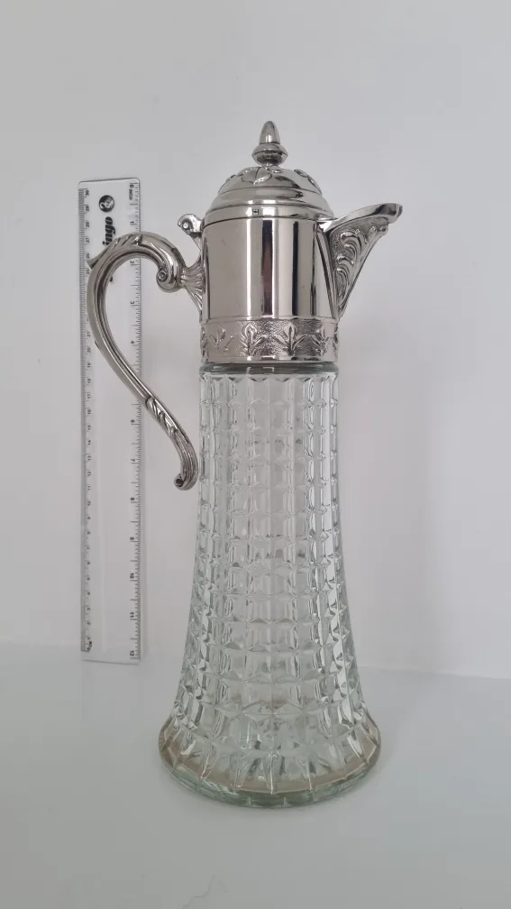 Vintage Italy, Crystal Decanter image indicator(4)