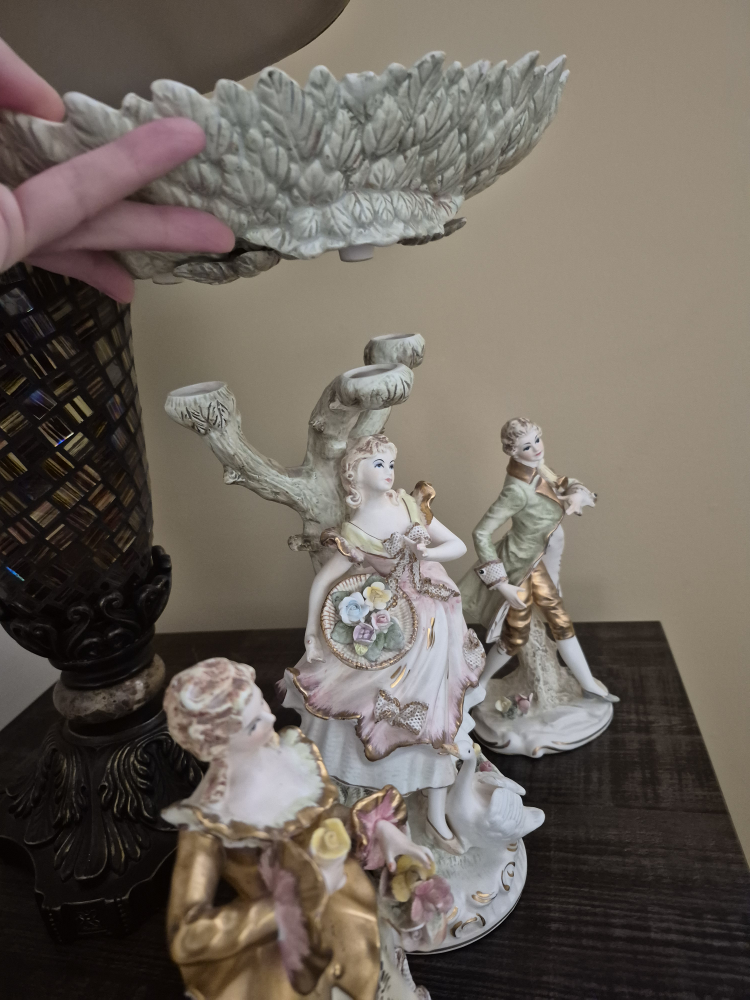 Set of three vintage porcelain figurines - photo 4