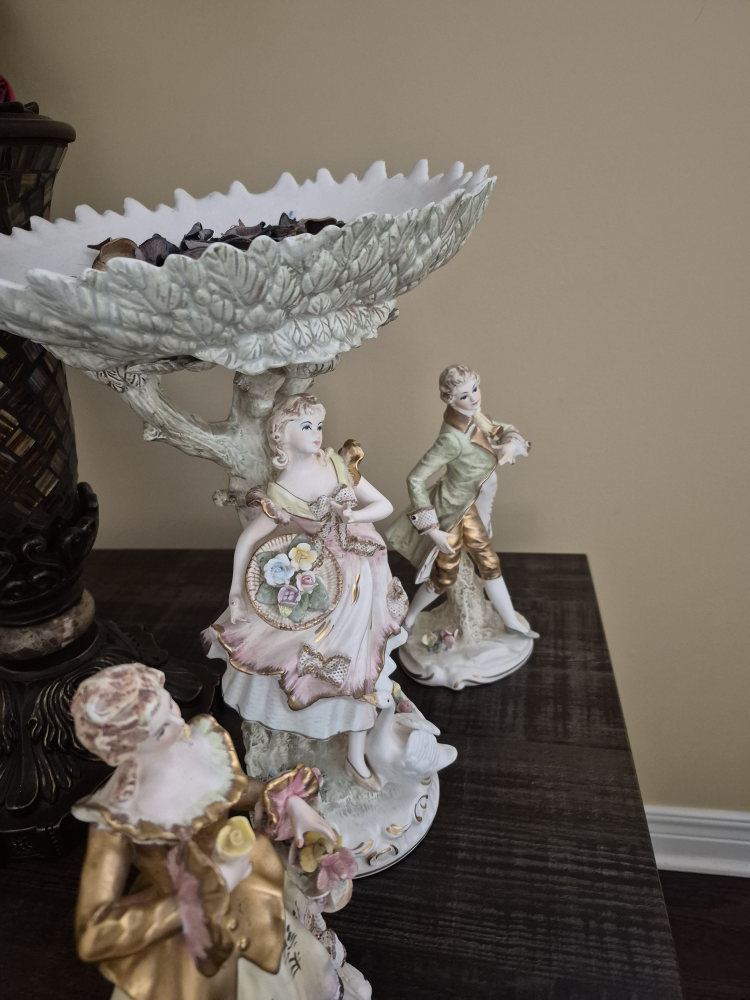 Set of three vintage porcelain figurines - photo 5