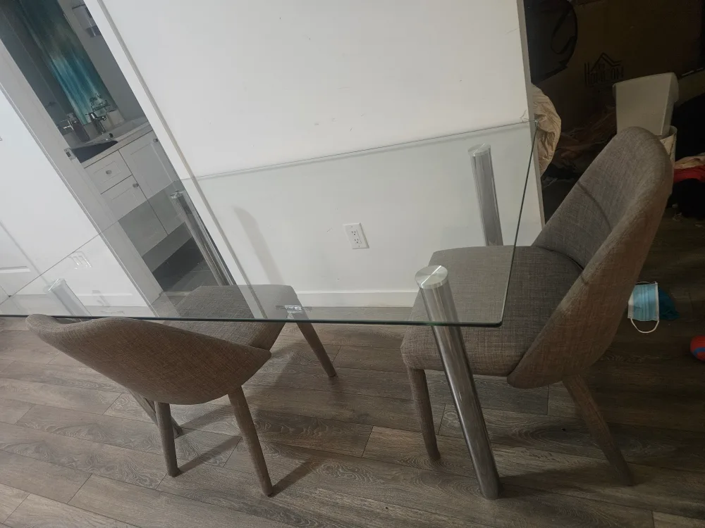 Dining table with 4 chairs image indicator(2)