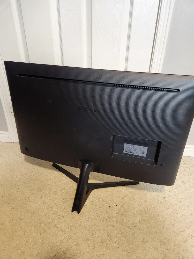 SAMSUNG 32 inch UHD Monitor image indicator(2)