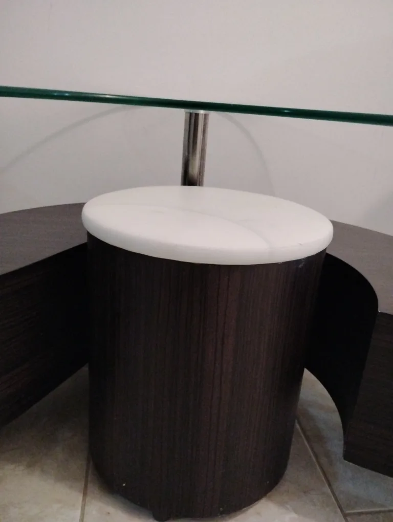 Unique S-Shaped Coffee Table with Two Ottomans image indicator(3)