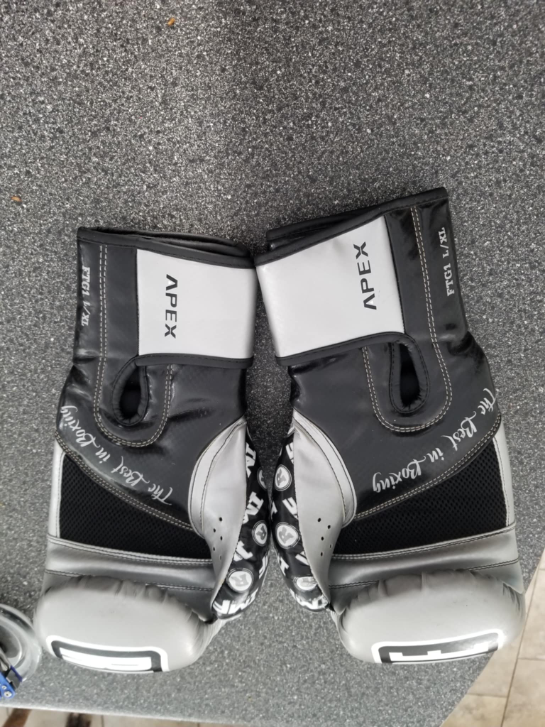 Ringside Apex Boxing Gloves - photo 3