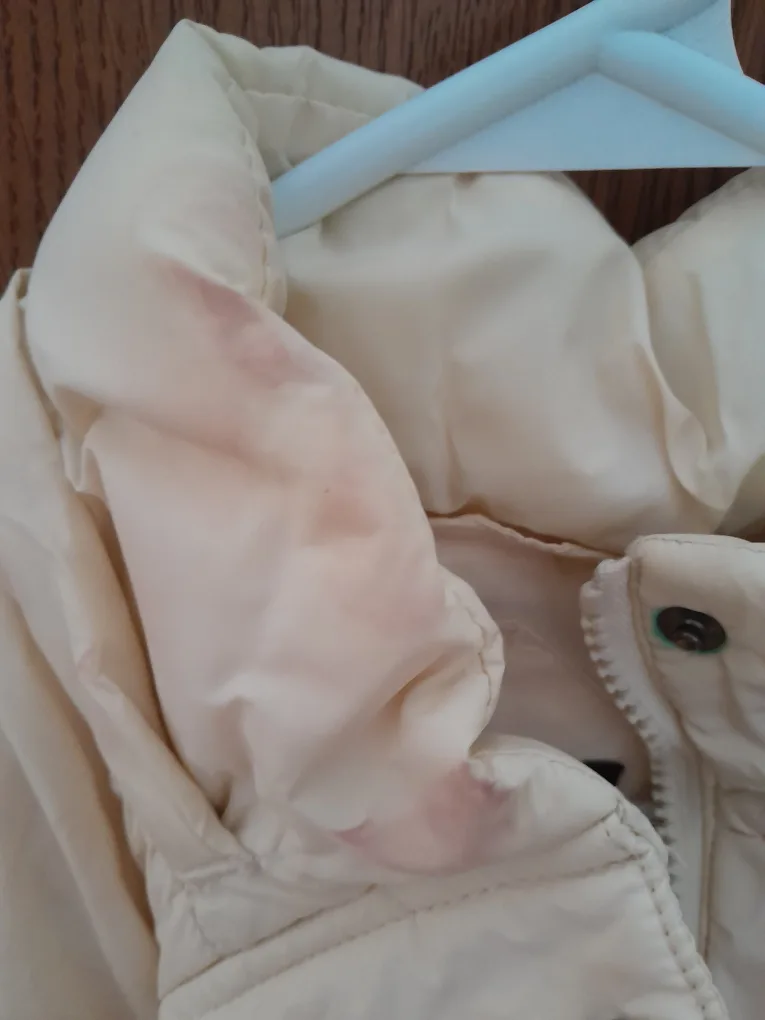 Cream-coloured puffer coat image indicator(3)