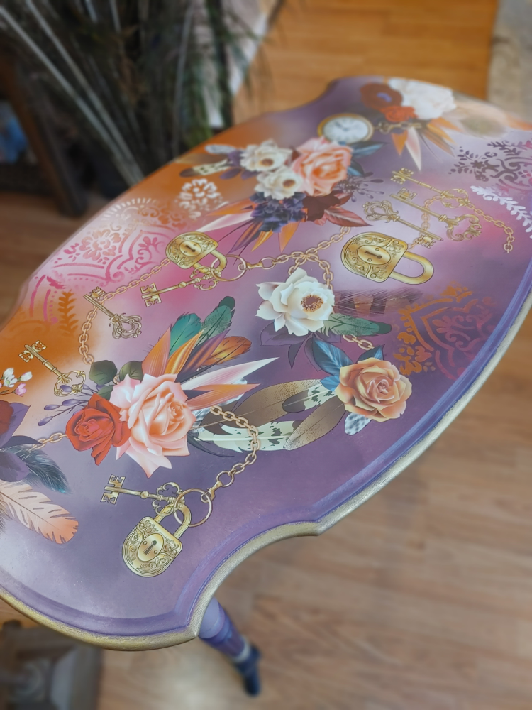 Hand-painted Vintage Side Table - photo 3