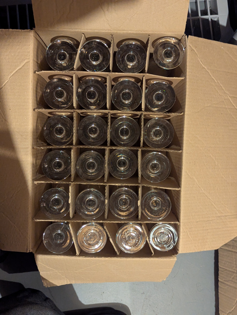 40 +2 champagne flutes