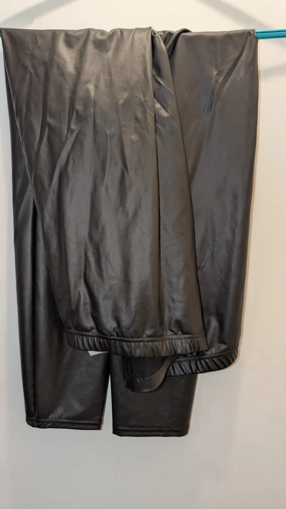 H&M Black Leggings 🏈 image indicator(2)