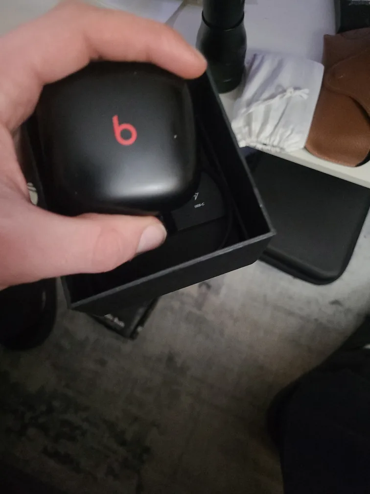 Beats Fit Pro Wireless Earbuds - Black image indicator(2)