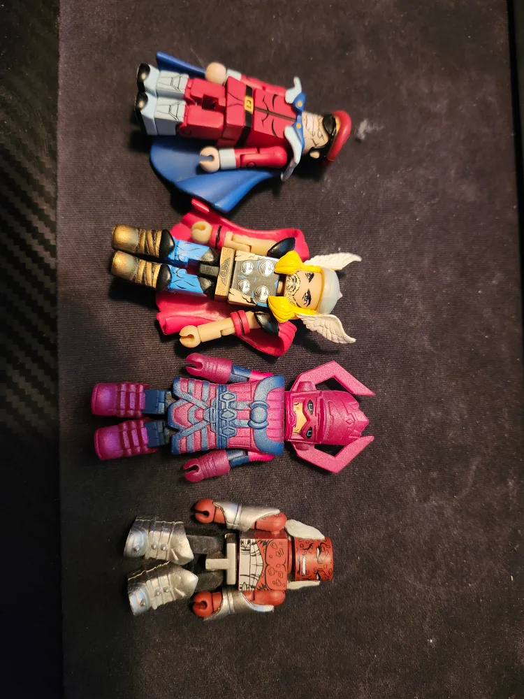 Mini Mates  Figures & Accessories image indicator(3)