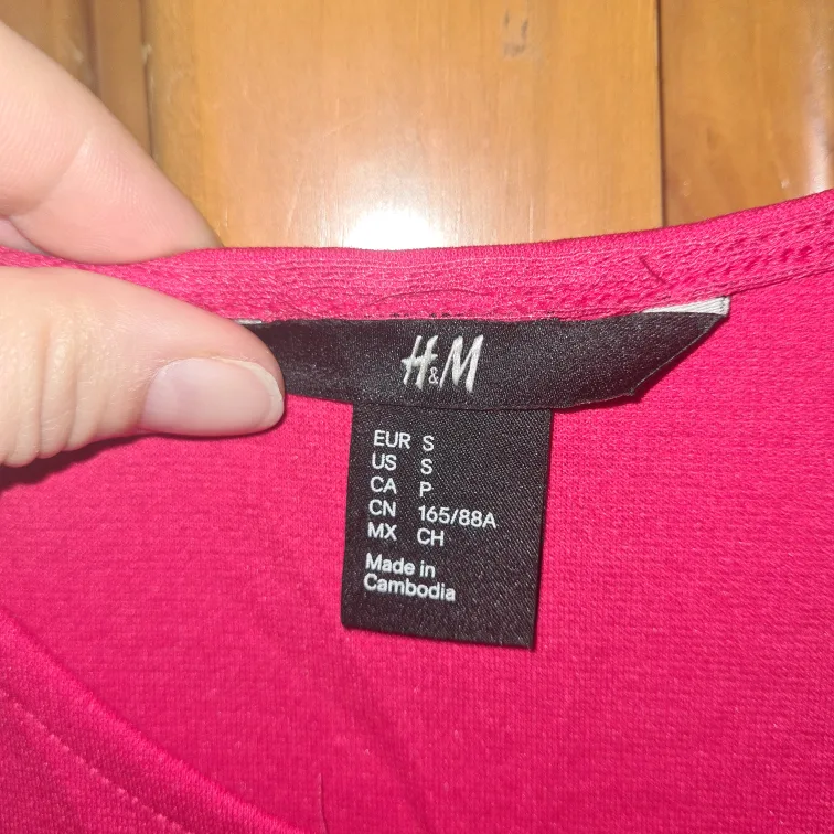 🏈H&M Red Sleeveless Dress Size Small🏈 image indicator(4)