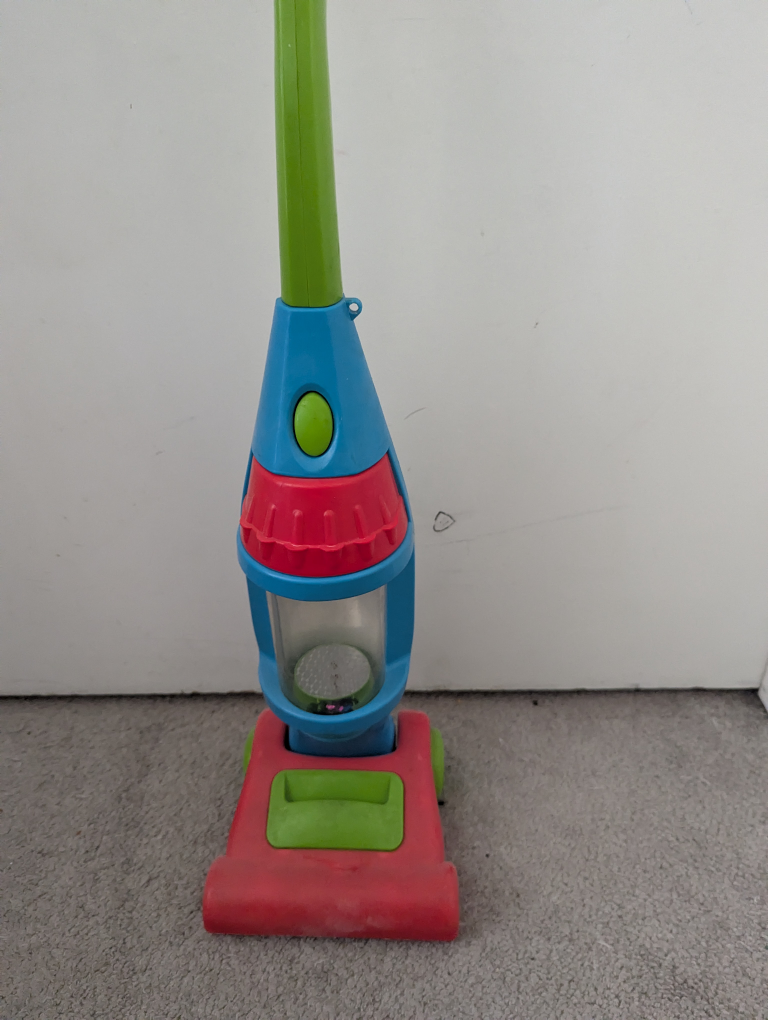 play vacuum