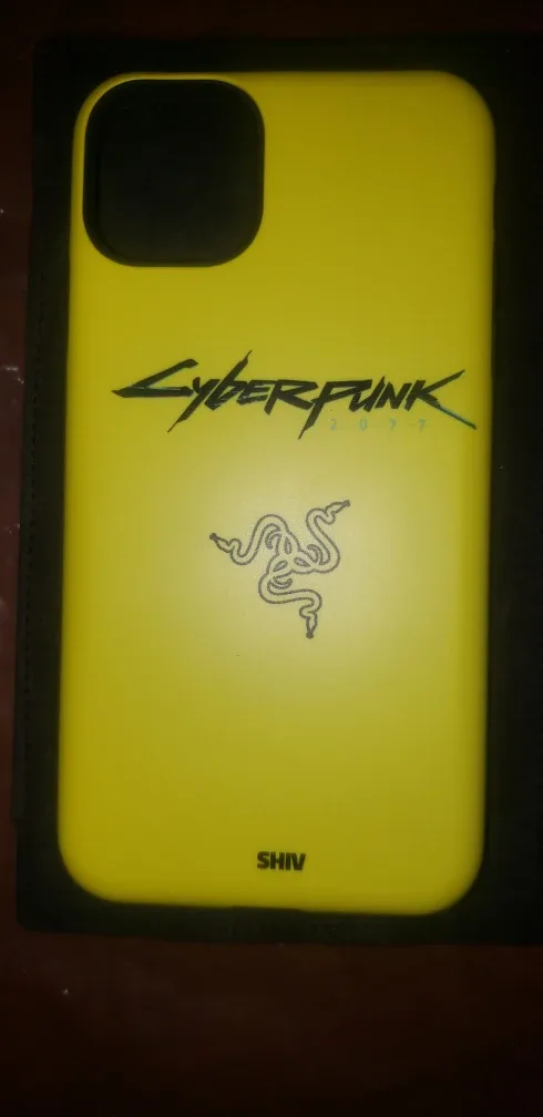 Razer Custom Cyberpunk 2077 iPhone 11 Pro Max Case - Yellow image indicator(4)