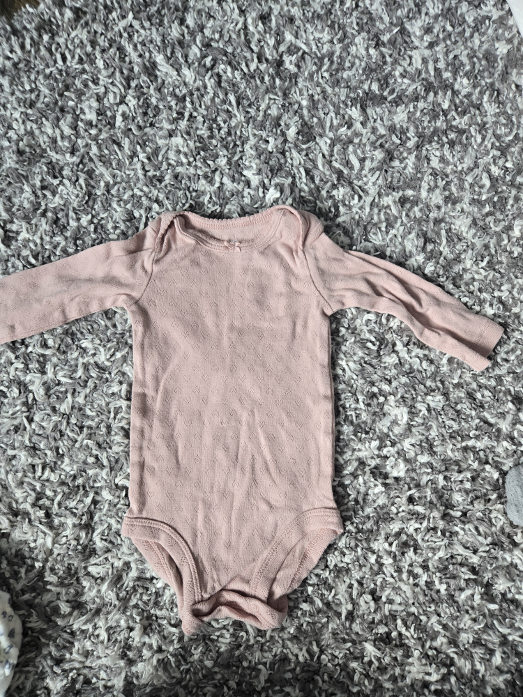 🏈carters onesie 6 months