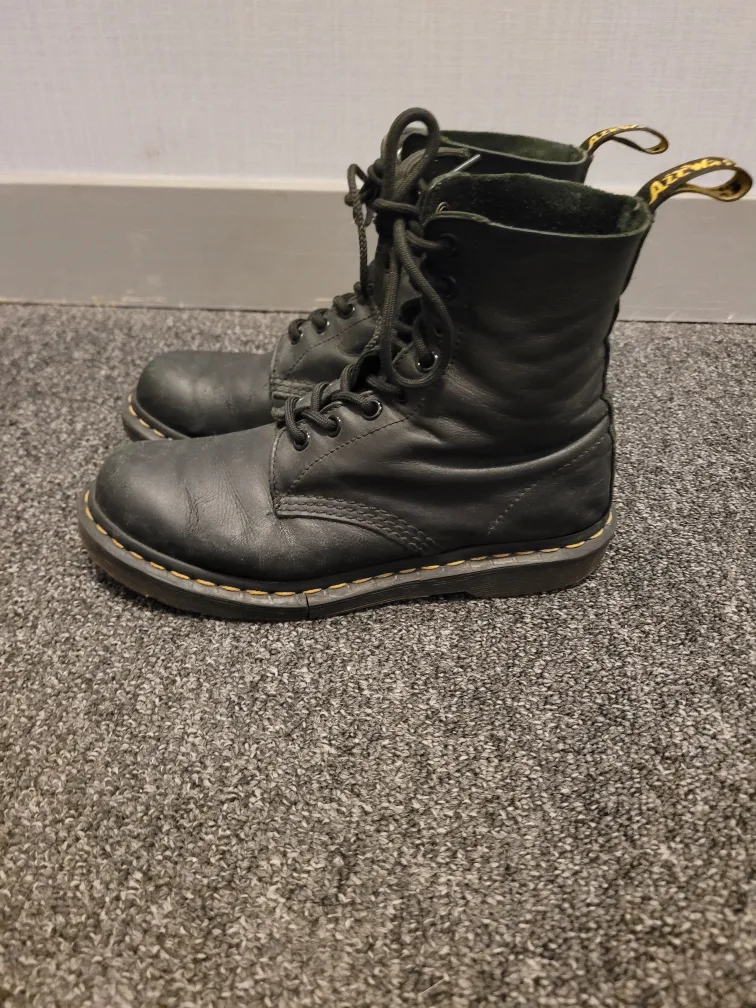 Dr. Martens 1460 Black Leather Boots image indicator(2)