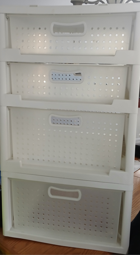 Four-drawer storage unit