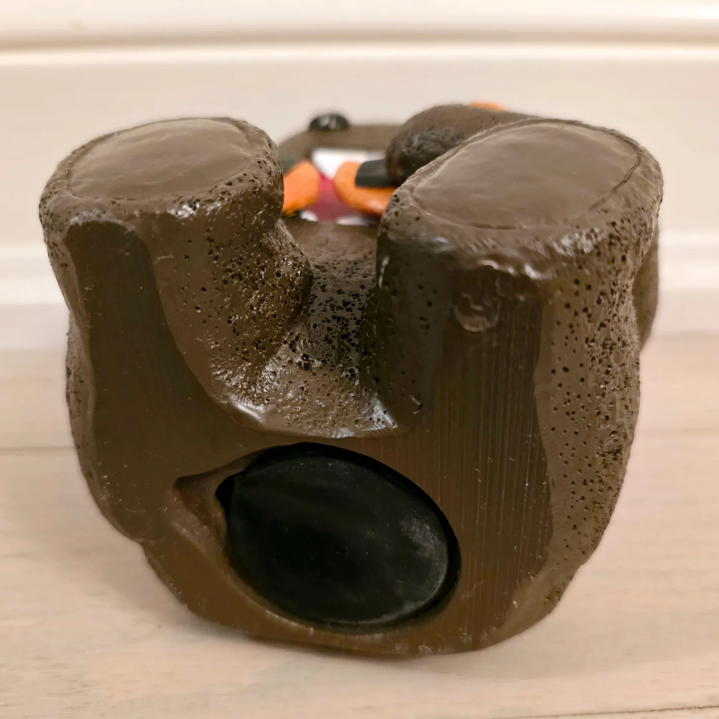 Domo Kun Piggy Bank Figure Eating Rice Crackers: Hard Acrylic image indicator(8)