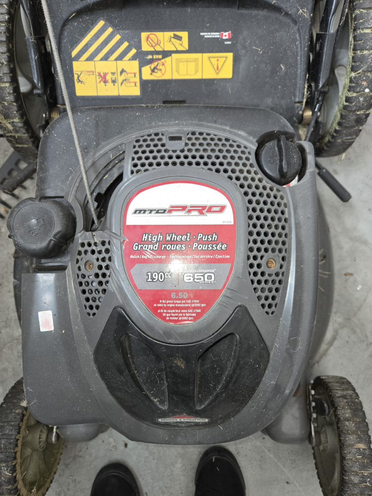 Mtd Yard Machines High Wheel Push Lawn Mower needs repair - photo 2