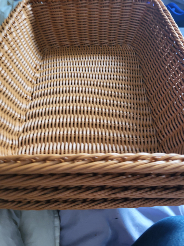 Set of 4 Woven Storage Baskets (plastic)