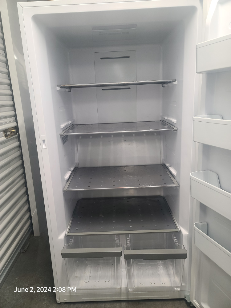 Midea Upright Freezer - photo 2